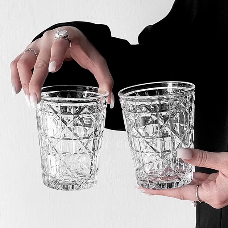 Wine Beer And Liquor - خمر الماس منقوشة ، زجاج النبيذ