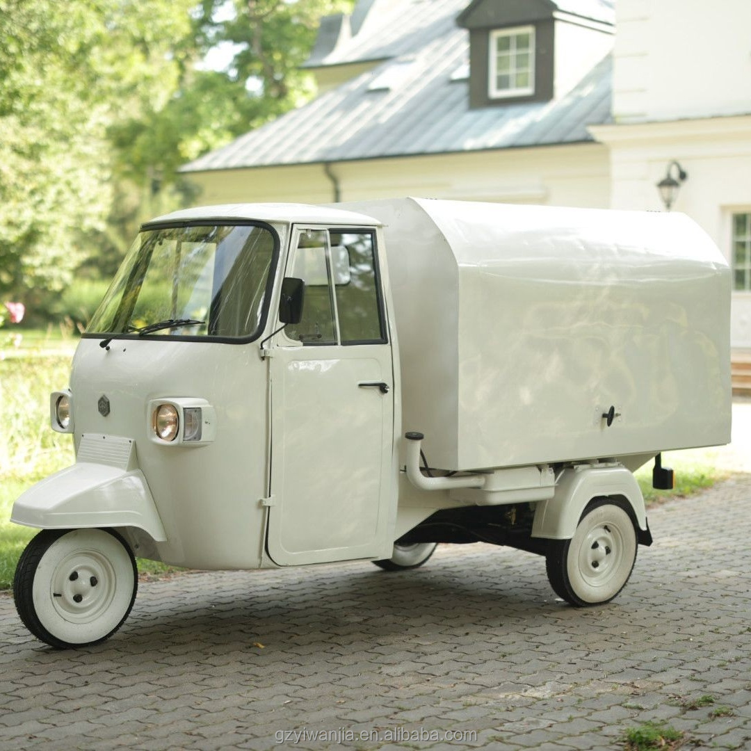 Wine Beer Truck - شاحنة بياجيو أيب 50 الكهربائية المتنقلة