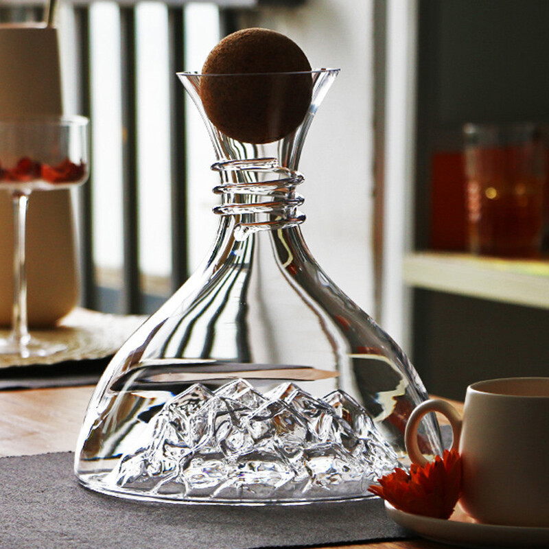 مجموعة كؤوس نبيذ على شكل جبل ج - مراجعة Decanter Aerator Set وسعره