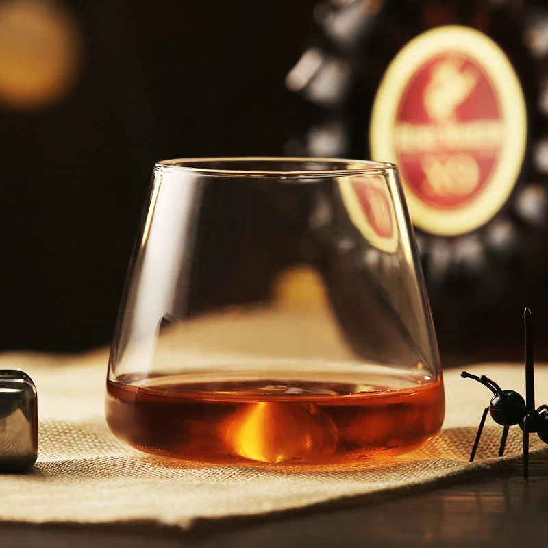 كأس ويسكي جديد بقاعدة مقعرة لت - مراجعة Wine Xo وسعره